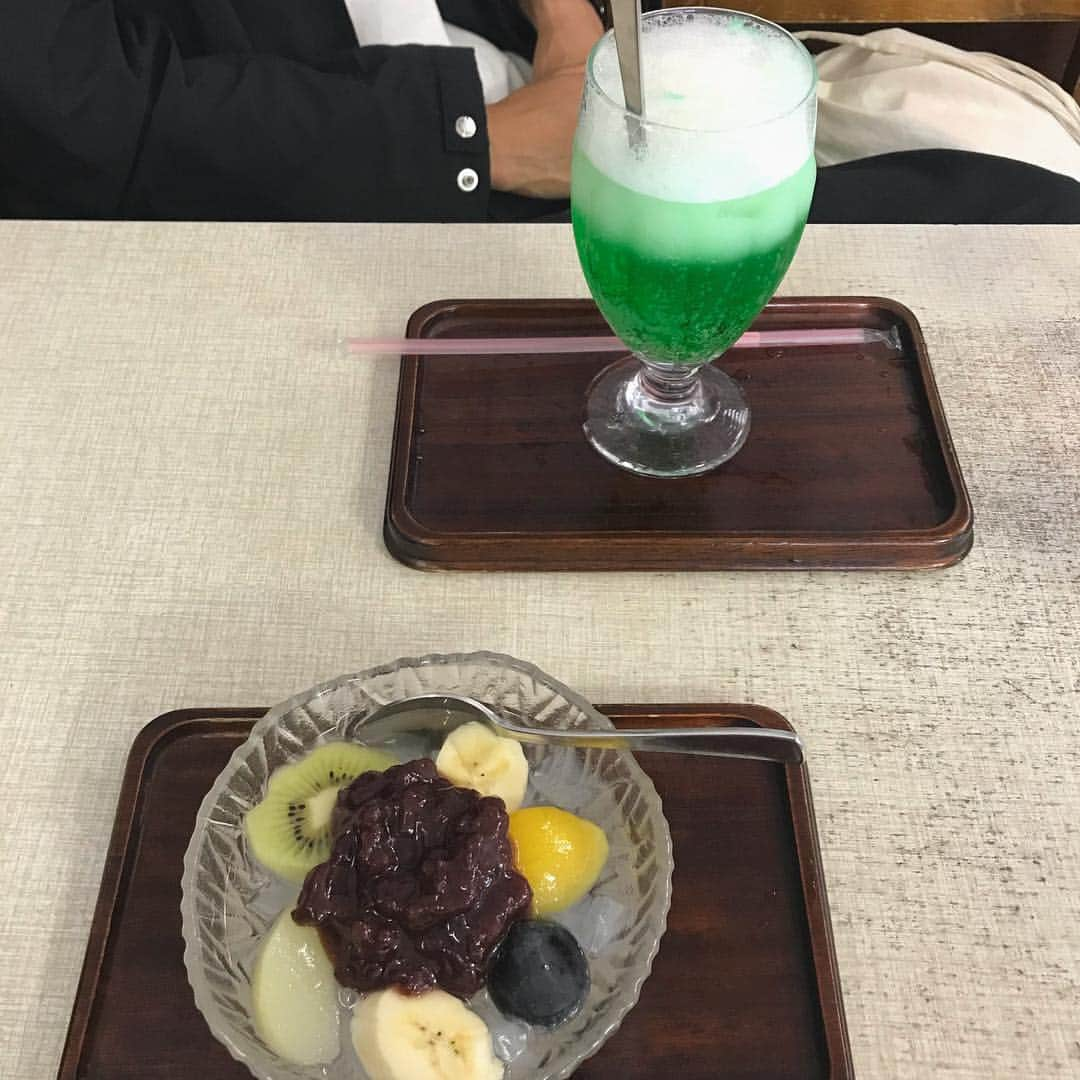 江本るり恵さんのインスタグラム写真 - (江本るり恵Instagram)「優しい味🍹🍨 #日帰り長野 #あんみつ #クリームソーダ」9月24日 17時03分 - emotorurie