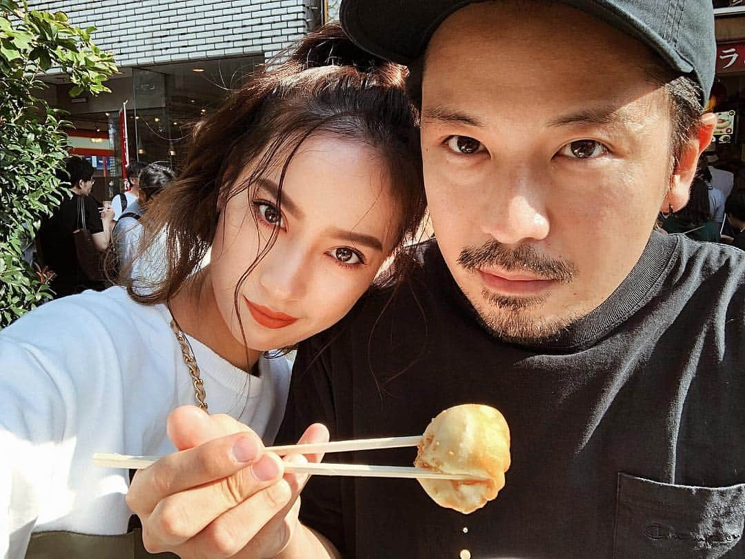 ソンイさんのインスタグラム写真 - (ソンイInstagram)「母と祖母の味が恋しくなって、旦那さんと横浜中華街へ🍥🇨🇳🐼 食べ歩きで焼き小籠包食べてからお目当ての山東のセロリ水餃子🥟🤤 #2人で餃子30個と炒飯と麻婆豆腐食べた」9月24日 18時05分 - sunwei1013