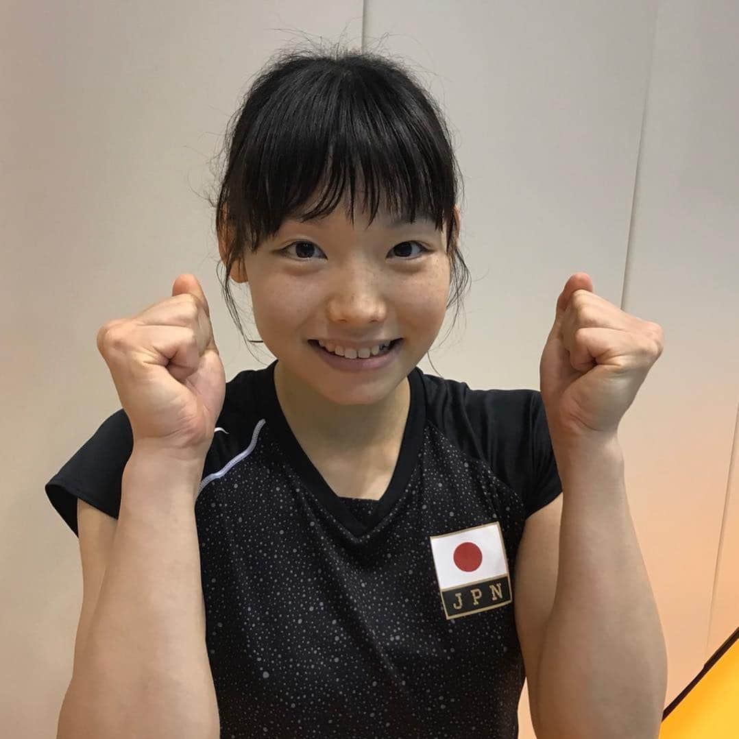 フジテレビ★バレーボールさんのインスタグラム写真 - (フジテレビ★バレーボールInstagram)「女子日本代表の井上琴絵選手は来シーズンからルーマニアのCSMブカレストに移籍🇷🇴 「一番は世界を相手に戦うということを常に出来れば、日本代表でプレーする中でも絶対にいきると思うので、日本でプレーするよりたくさん外国人選手のサーブやスパイクを受けて、より自分が成長できるようにと移籍を決めた」と熱い想いを語ってくれました☺️ みんなで応援しましょう🙌✨ #女子日本代表  #バレーボール  #井上琴絵 選手」9月24日 18時14分 - fujitv_volleyball