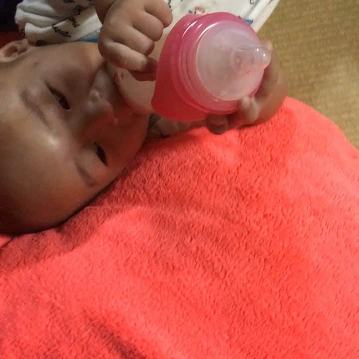 漆山凛のインスタグラム：「ちゃんと吸えてたのに 気づいたら吸うほうが逆になってるw」