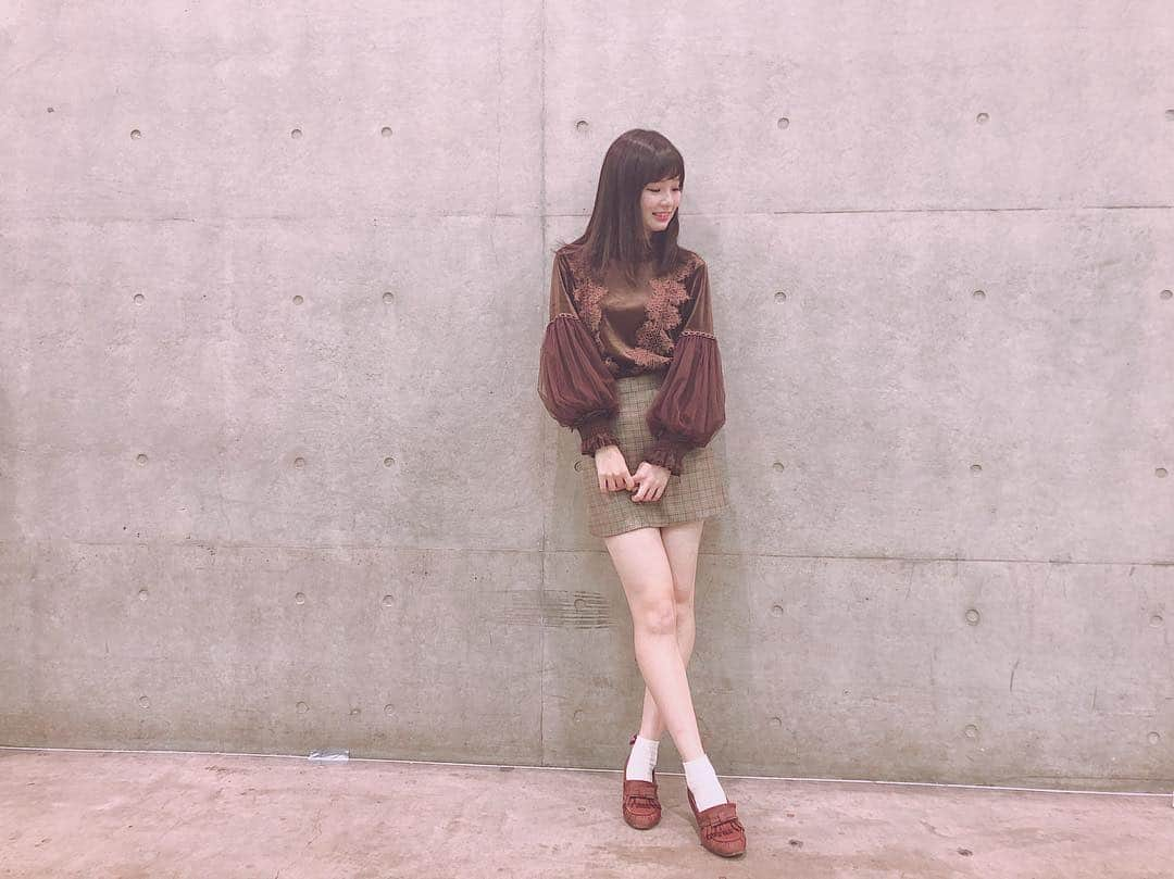 浅井七海さんのインスタグラム写真 - (浅井七海Instagram)「*.﻿ 今日あった握手会の私服です👗💞﻿ ﻿ 今日の私服はとても好評でした~~~😃✨﻿ どこで買ったかタグ付けしましたよ👌◎﻿ ﻿ 次の握手会も何着るか迷うなあ~~~💭﻿ ・﻿ #AKB48 #握手会 #私服」9月24日 22時11分 - naamin48_