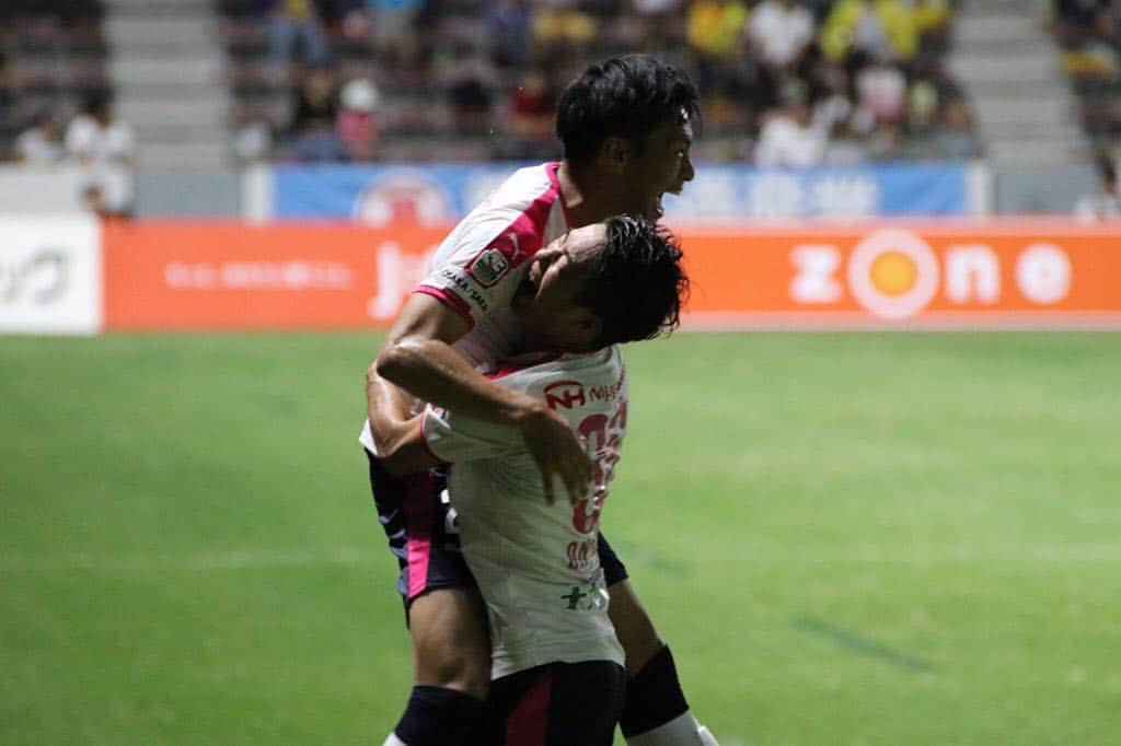 舩木翔のインスタグラム：「J初ゴール嬉しかったです。 ここまで長かったですが決め続けていけるように頑張ります。 いつも遠い中サポーターの皆さん足を運んで応援していただいてありがとうございます。 まだ試合は続くので一つでも上の順位を目指して頑張ります！」