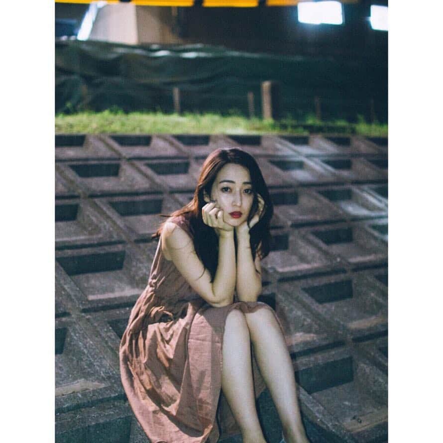上野なつひさんのインスタグラム写真 - (上野なつひInstagram)「📷 @akira.photographer  #photography  #photographer  #portrait  #ポートレート #カメラ女子 #なつひ作品撮り」9月24日 22時16分 - natsuhi