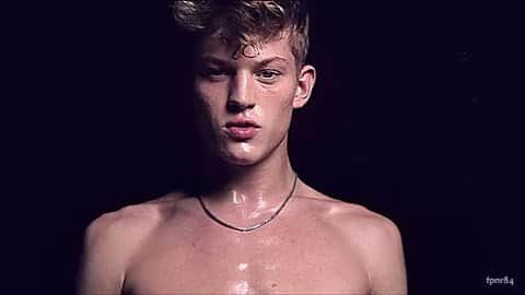 セバスティアン・ソーブのインスタグラム：「Don't #gif a fuck #sweat #whereintheworldisseb」