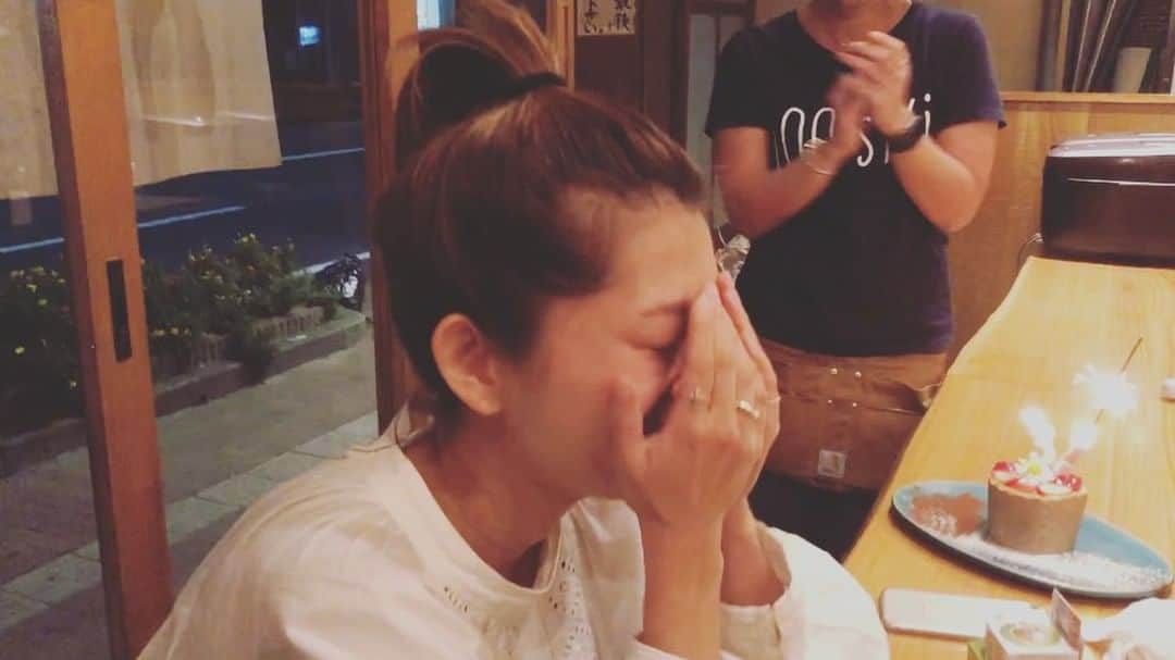 西本早希のインスタグラム：「・ やんたん おめでとう ♡ いい1年にね ♡ #マリアちゃんの32歳コールえげつな」