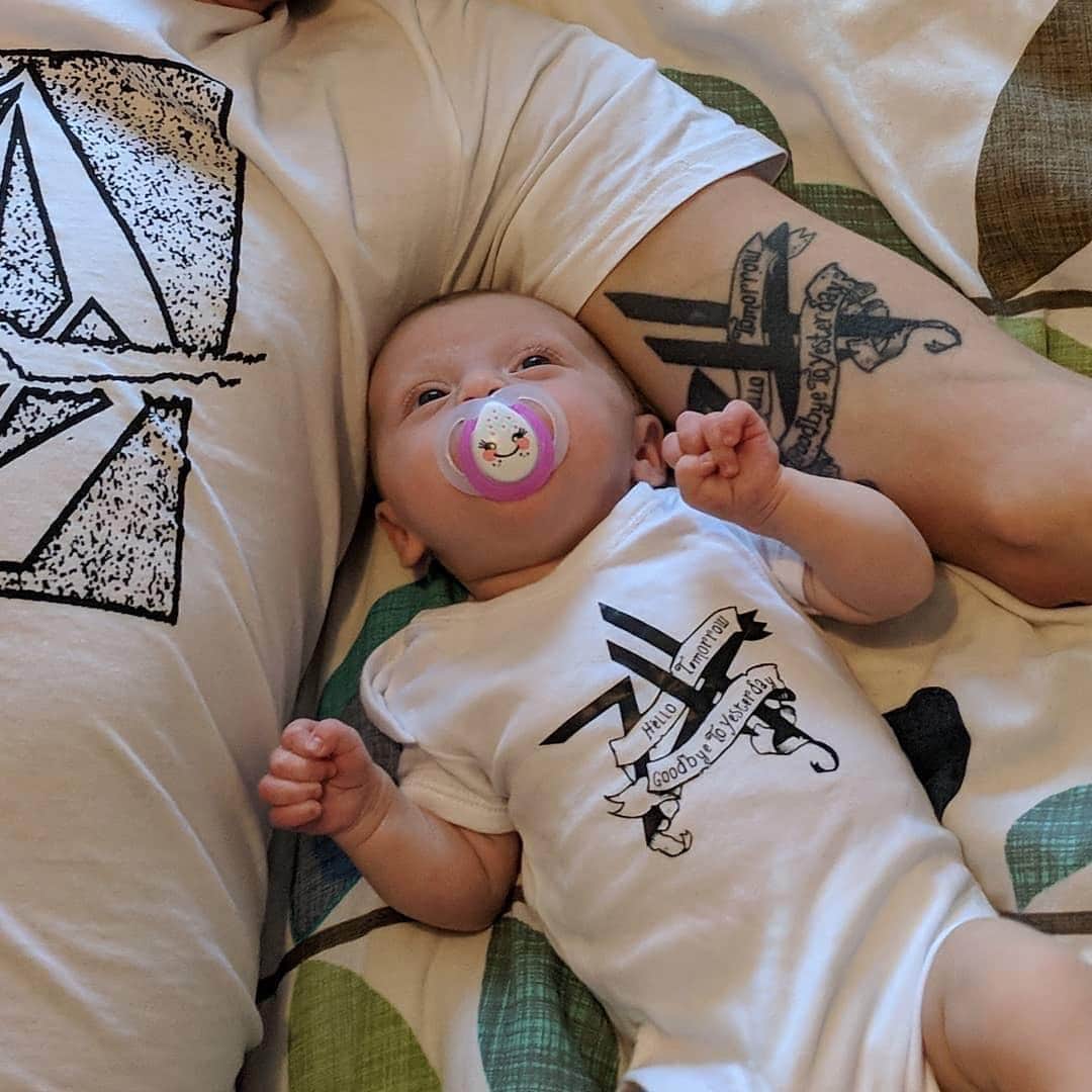 Zebraheadさんのインスタグラム写真 - (ZebraheadInstagram)「This is so awesome!!! #Repost @deanr201 ・・・ Starting her off young! With her first bit of  @zebraheadofficial merch matching my tattoo! @danbystereo  #mfzb #zebrahead #hellotomorrow #zebraheadband」9月25日 5時14分 - zebraheadofficial