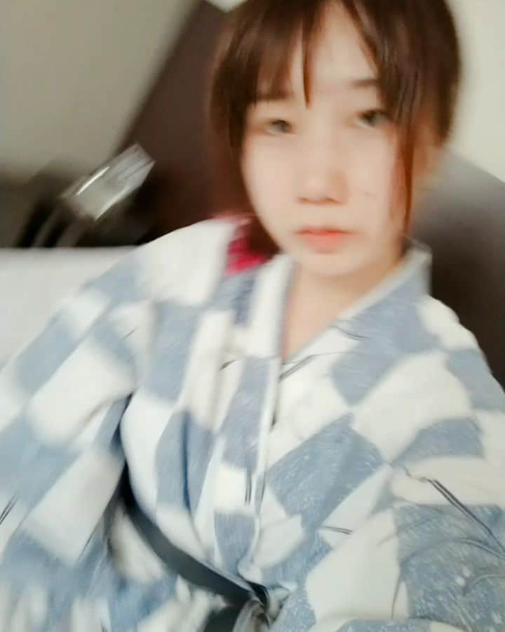みさこのインスタグラム：「なんかずっと外で演説してる🏨バンもん！広島2DAYS終わりからの今日はかまってちゃん夏休みツアー徳島ツーマン、なんかどきどきで寝れぬのだが…おたすけ…🏨 #バンもん肝試しツアー #神聖かまってちゃん10周年っ」