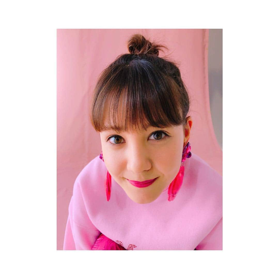 トリンドル玲奈さんのインスタグラム写真 - (トリンドル玲奈Instagram)「空き時間☺️☺️ 昨日は大大好きなあの人😍との撮影で・・嬉しかったなぁ❤︎ またお知らせしますっ」9月25日 13時30分 - toritori0123