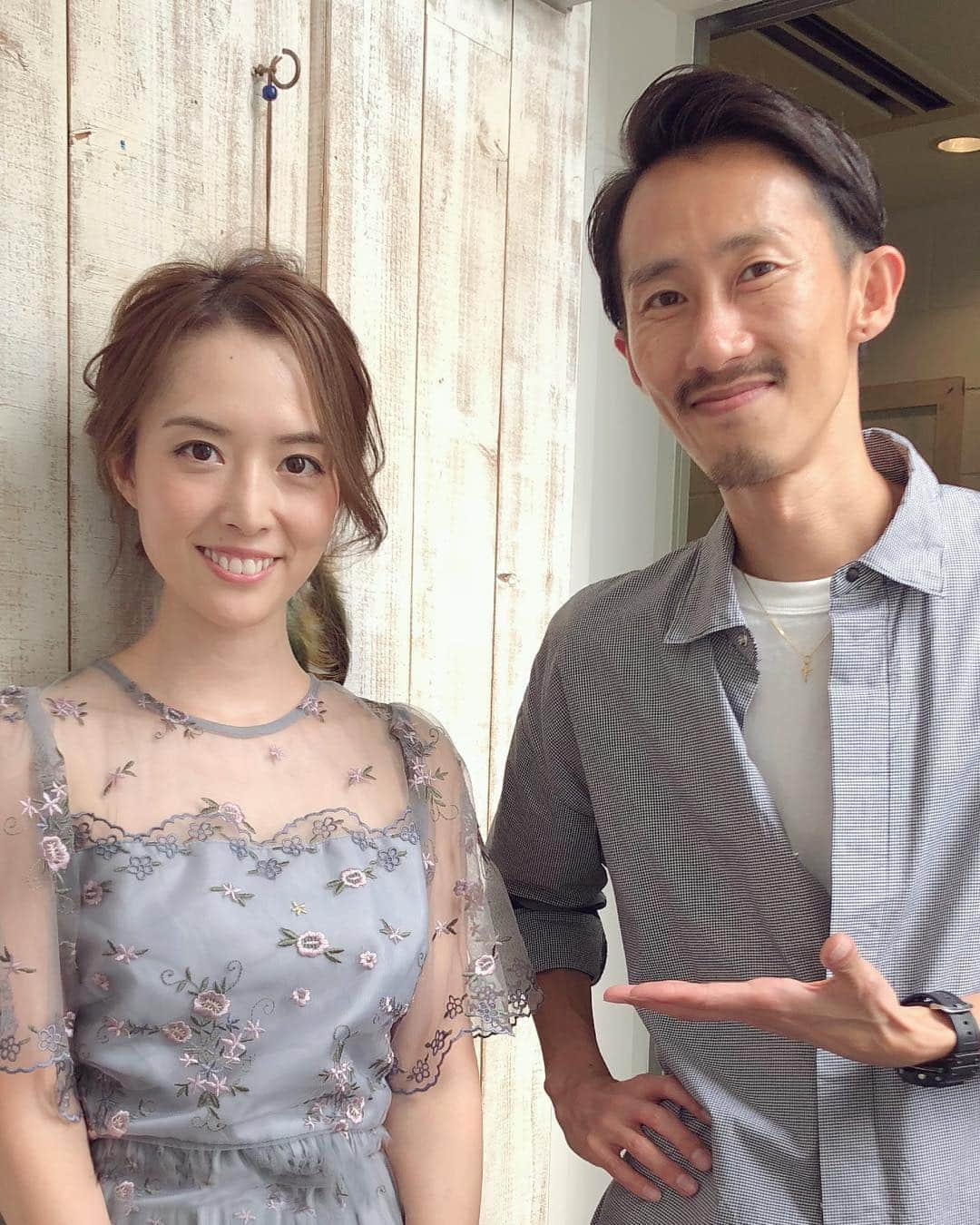 宇佐美蘭さんのインスタグラム写真 - (宇佐美蘭Instagram)「お友達の結婚式だったので、久々に美容院のnaturaに😄NAVEさんにカットとセットをお願いして、素敵に仕上げ頂きました💇‍♀️ ふんわりで可愛い〜☺️いつもありがとうございます🙌 #natura#美容院#表参道#アップスタイル#結婚式#披露宴#ヘアアレンジ#ワンピース は#lilybrown (質問たくさん頂いたので追記🐶)」9月25日 17時27分 - usamiran_official