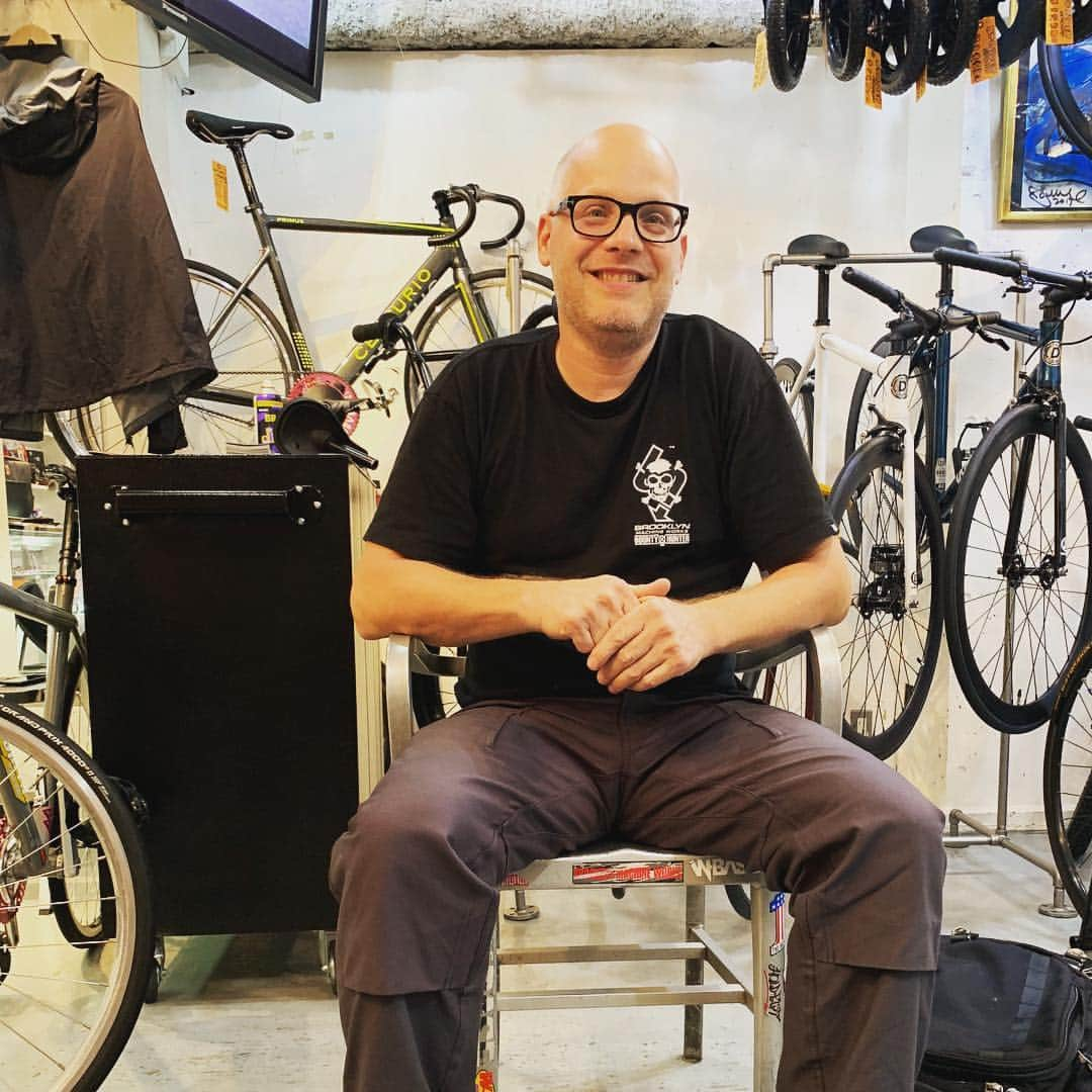 野村訓市さんのインスタグラム写真 - (野村訓市Instagram)「BMW stands for Brooklyn Machine Works. Joe. Did you know that his first BMW bike was painted by Vincent Gallo? I always like old NY lil stories. ブルックリンマシーンワークスのジョー。また乗りたいな . BMX万歳 @joebmwnyc @wbasebicyclegarage」9月25日 17時48分 - kunichi_nomura