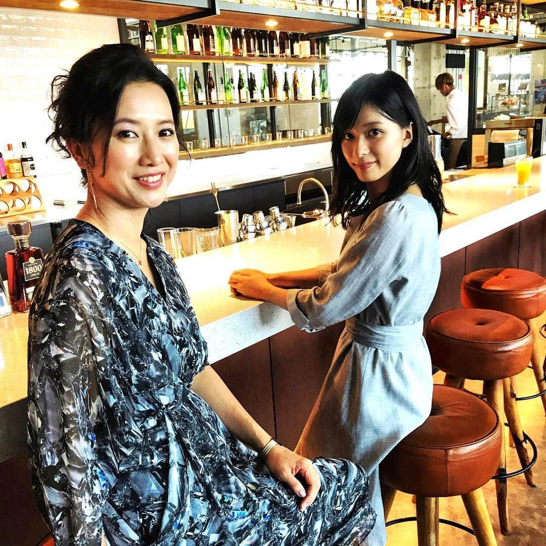 日本テレビ「高嶺の花」さんのインスタグラム写真 - (日本テレビ「高嶺の花」Instagram)「ルリ子役の #戸田菜穂 さんは月島家の市松(#小日向文世)とのシーンでのオールアップ。  色々あったルリ子さんですが、最後は意外にもホッコリする素敵なシーンでした☆ きわどいシーンにも体当たりで撮影に臨んでいただき感謝です！  ありがとうございました！  #石原さとみ #芳根京子」9月25日 17時51分 - takanehana_ntv