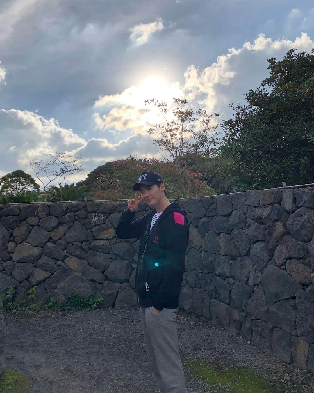 イ・ジョンソクさんのインスタグラム写真 - (イ・ジョンソクInstagram)「🤣」9月25日 19時18分 - jongsuk0206