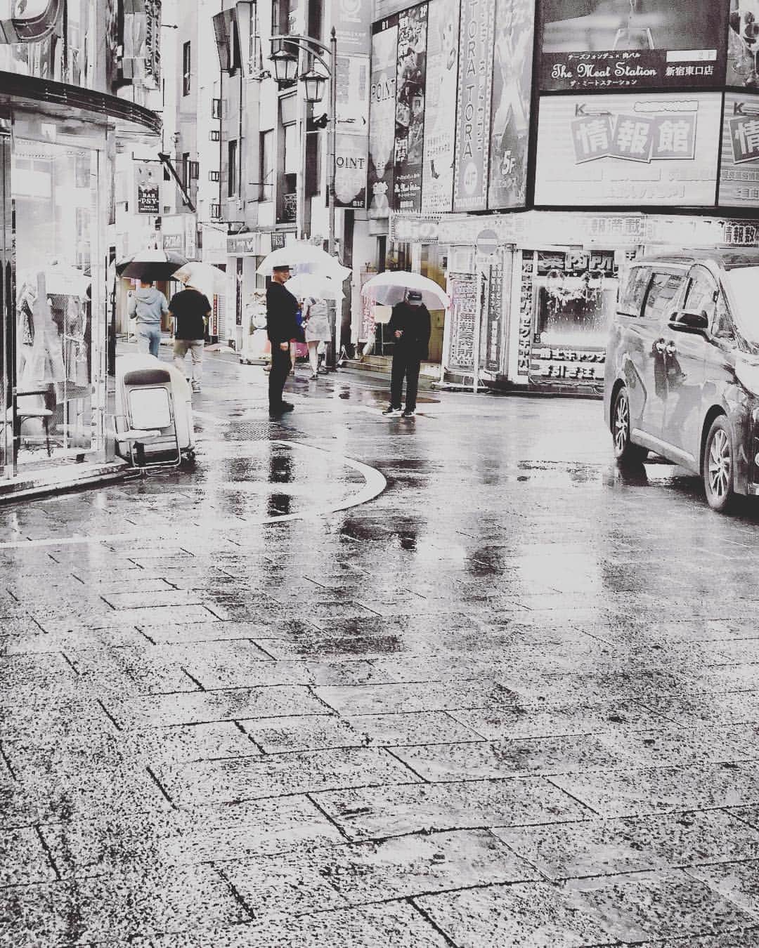 growthさんのインスタグラム写真 - (growthInstagram)「DVDは？ 謎のキーワード… こわいんですけど #東京 #tokyo #kabukicho #shinjuku #新宿 #歌舞伎町」9月25日 19時53分 - growthplex