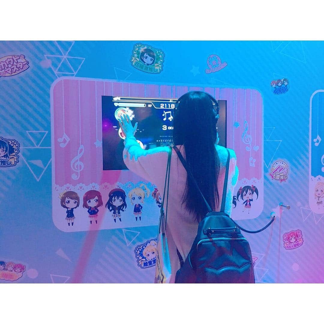 衛藤愛祐美さんのインスタグラム写真 - (衛藤愛祐美Instagram)「先日行われた東京ゲームショウにニコ生【Pのお宅にあつまってみた！】の取材で行ってきました〜！ ． やってみたかったVRの音ゲーやラブライブの推しと触れ合えるもの(？)もあったりでめちゃめちゃ楽しかったです…！ ．  #東京ゲームショウ #東京ゲームショウ2018 #tgs #tgs2018 #キングダムハーツ #ラブライブ #ラブライブサンシャイン  #pubg」9月25日 20時26分 - _eto_ayumi