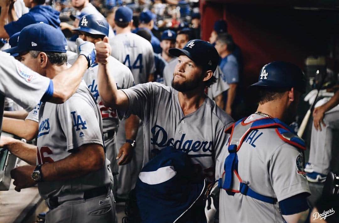 クレイトン・カーショウのインスタグラム：「6 IP, 3 ER, 6 K, and the W! Kershaw improves to 9-5 on the season! Like if you’re excited for the postseason to begin! #mlb #itfdb #dodgers #kershaw #kershgonnakersh」