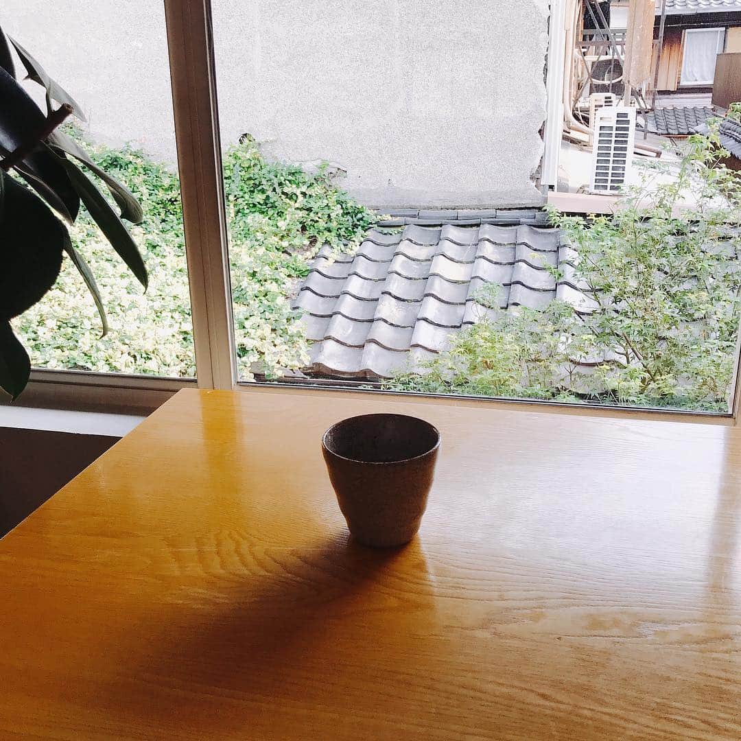 ぱちおまるさんのインスタグラム写真 - (ぱちおまるInstagram)「おしゃカフェが増えた京都☺️☕️ 若いクリエイターの作品を展示して売ってるようなお店も多い☕️ 東京とは違う時間が流れてる感じがする🦆カモ  #うめぞの #抹茶ホットケーキと抹茶 #ふわふわすぎた #京都」9月25日 21時20分 - pachiomaru