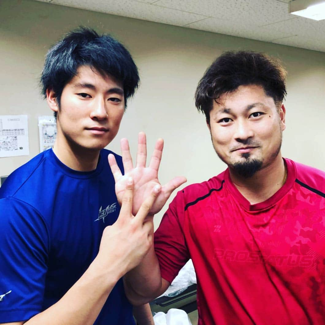 福岡ソフトバンクホークスさんのインスタグラム写真 - (福岡ソフトバンクホークスInstagram)「#今日のヒーロー #2018年9月25日 #vsオリックスバファローズ #softbankhawks #ホークス #もう1頂！ #森唯斗 #7試合連続#7セーブ #日本記録#おめでとう #上林誠知 #先頭打者ホームラン」9月25日 21時52分 - softbankhawks_official