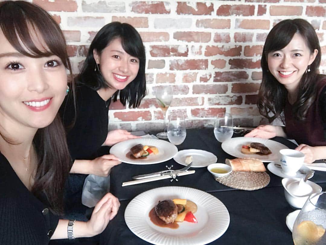 林美沙希さんのインスタグラム写真 - (林美沙希Instagram)「先日、同期とお休みが合ったのでランチに行きました🍴いろいろな話が出来て楽しい✨  #同期#休日ランチ#テレ東#鷲見玲奈#フジテレビ#内田嶺衣奈#テレ朝#林美沙希」9月25日 22時57分 - misaki0hayashi