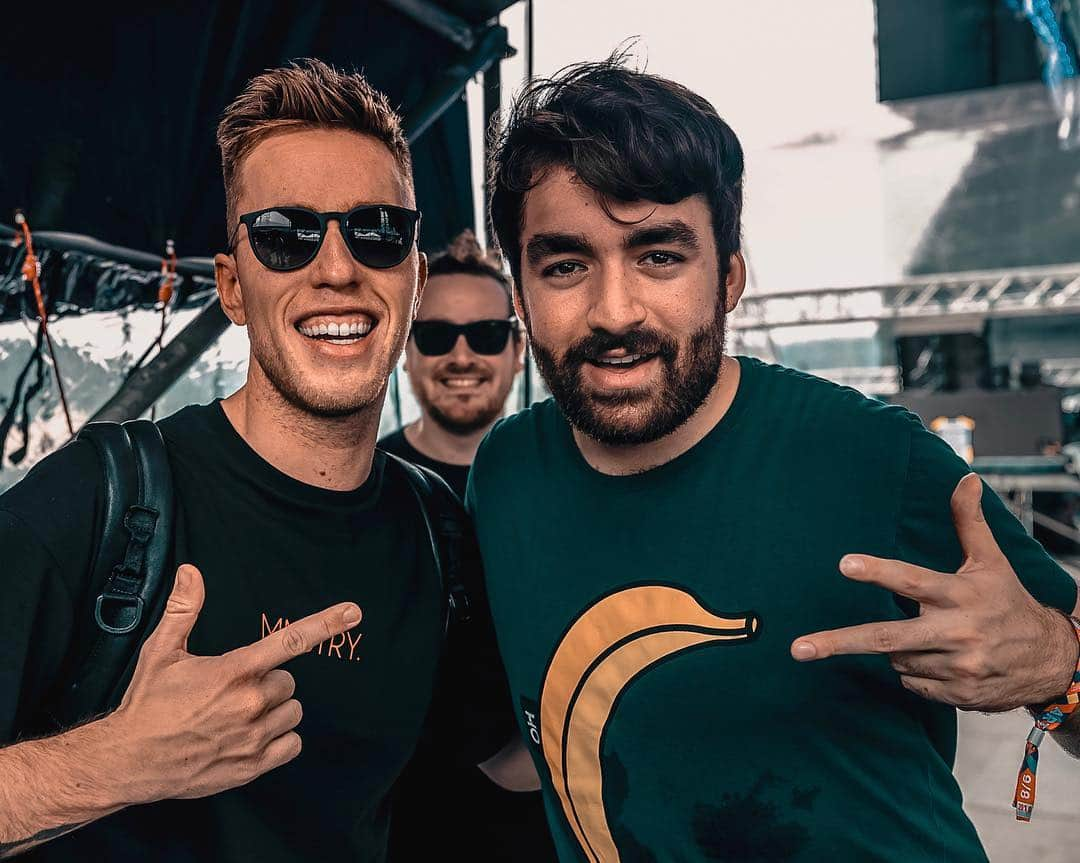 ニッキー・ロメロさんのインスタグラム写真 - (ニッキー・ロメロInstagram)「About to go bananas with @oliverheldens 🍌」9月25日 23時29分 - nickyromero