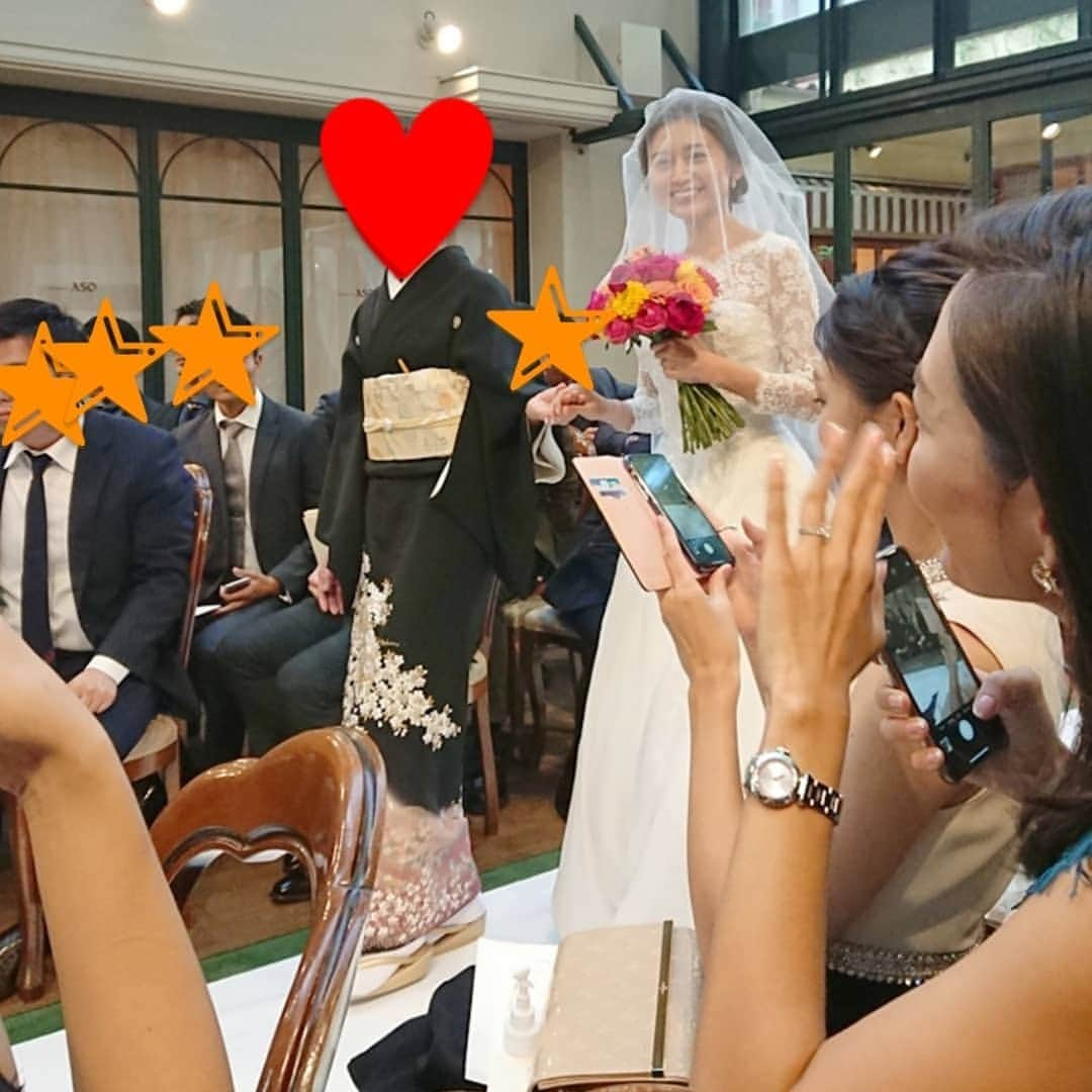 谷中麻里衣さんのインスタグラム写真 - (谷中麻里衣Instagram)「Wedding full of laughs and smiles ☺️ . 笑顔にあふれた優花ちゃんの結婚式💓 皆を楽しませようという新郎新婦の心遣いいっぱいでした✨ . いつも美しい優花ちゃんがさらに光輝いたよ😍 美女と野獣のベルみたいなドレスも素敵すぎて♥️ 旦那さんともお似合いで美女と美男でした🌻 . #結婚式 #披露宴 #挙式 #ウェディングドレス #カラードレス #リストランテaso #ウェディングケーキ #セントフォース #上野優花 #Wedding #weddingdress #美女と野獣 #ベル #お色直し」9月26日 10時15分 - marieyanaka