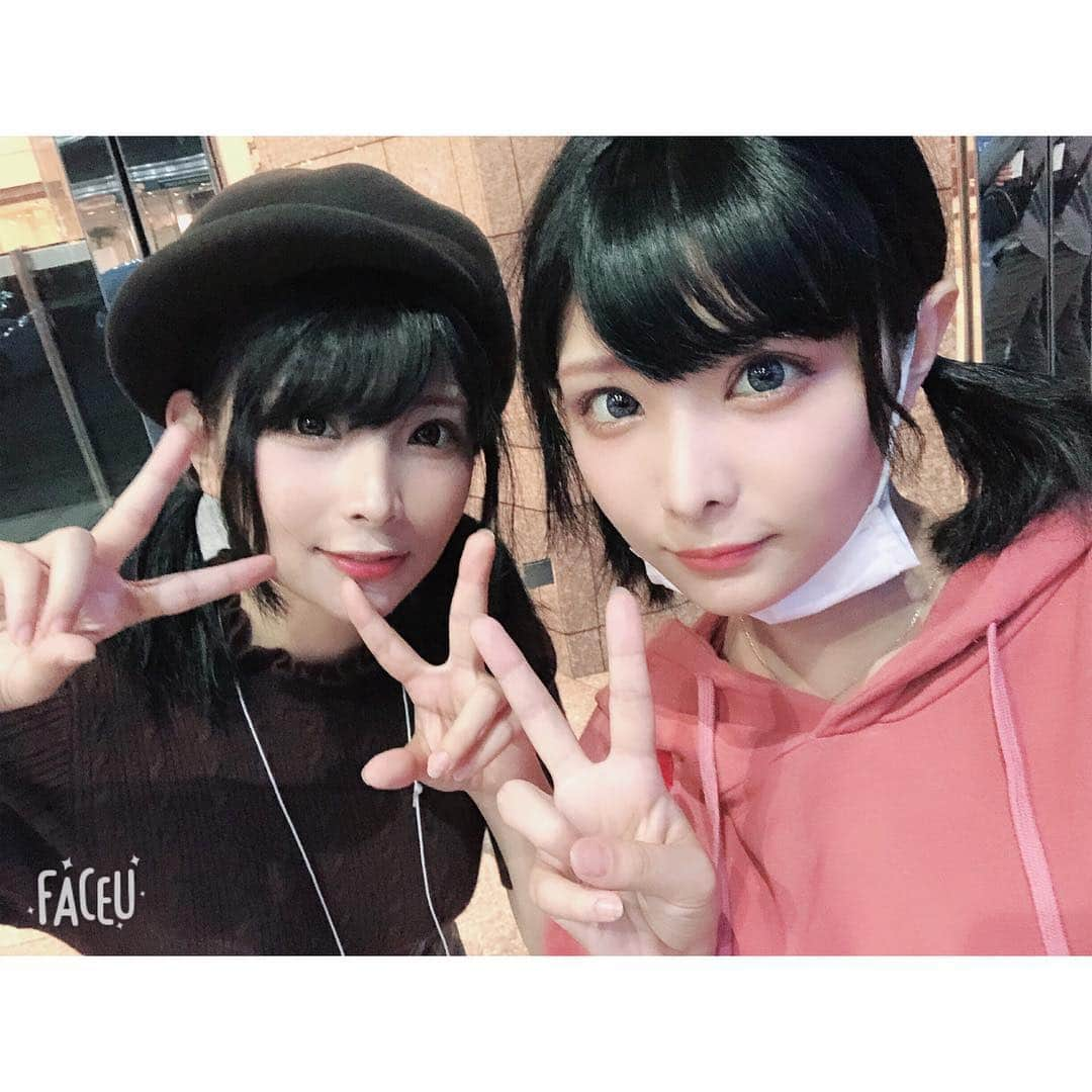 ららぴ（ららぴ ＆ るるぴ）さんのインスタグラム写真 - (ららぴ（ららぴ ＆ るるぴ）Instagram)「今日も1日がんばりましょう\( ･ω･ )/ . #双子」9月26日 6時17分 - la.la.pi