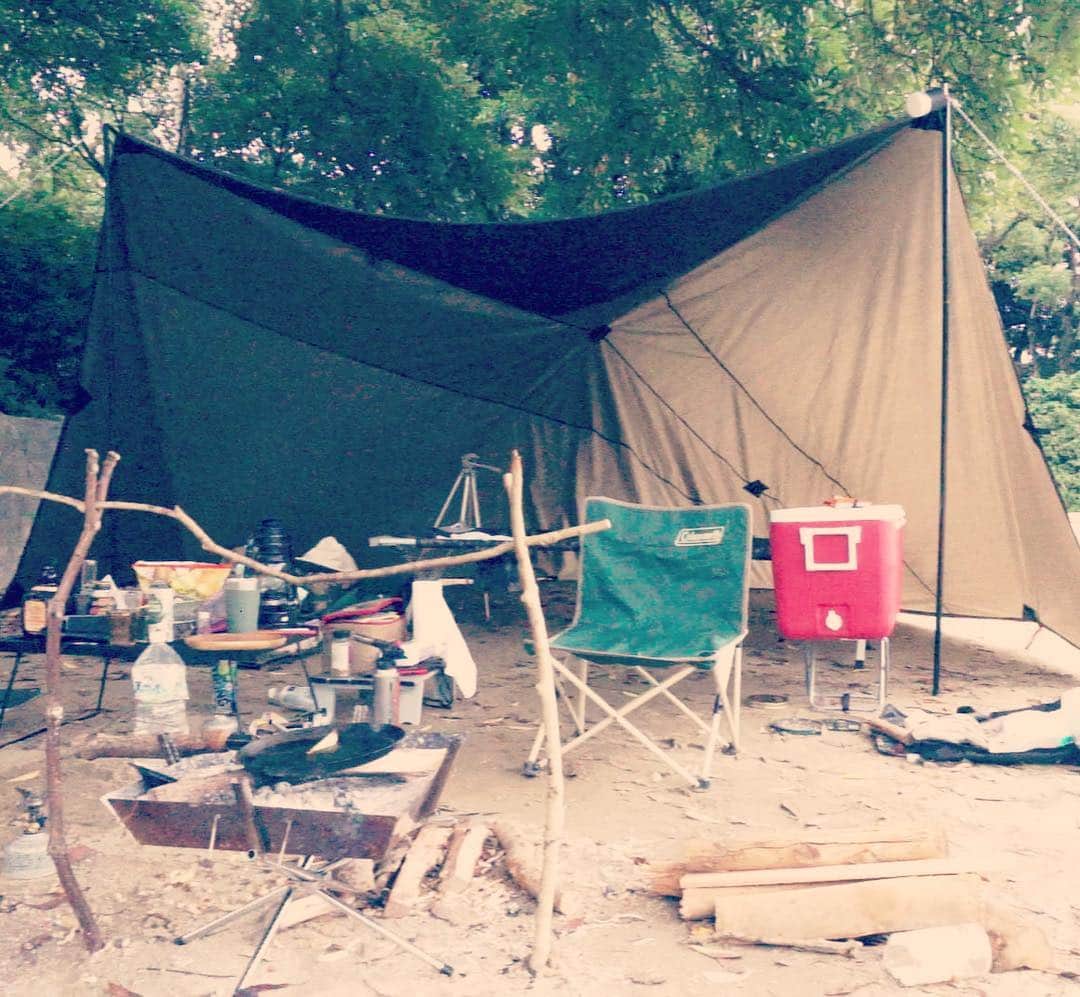 松岡卓弥さんのインスタグラム写真 - (松岡卓弥Instagram)「突貫でキャンプ行きました。 その時の動画を作ったのでお時間ある方見てやってください。リンクはプロフィールにあります。 #キャンプ #タープ泊 #ddタープ #youtube #動画」9月26日 8時49分 - taku_scp