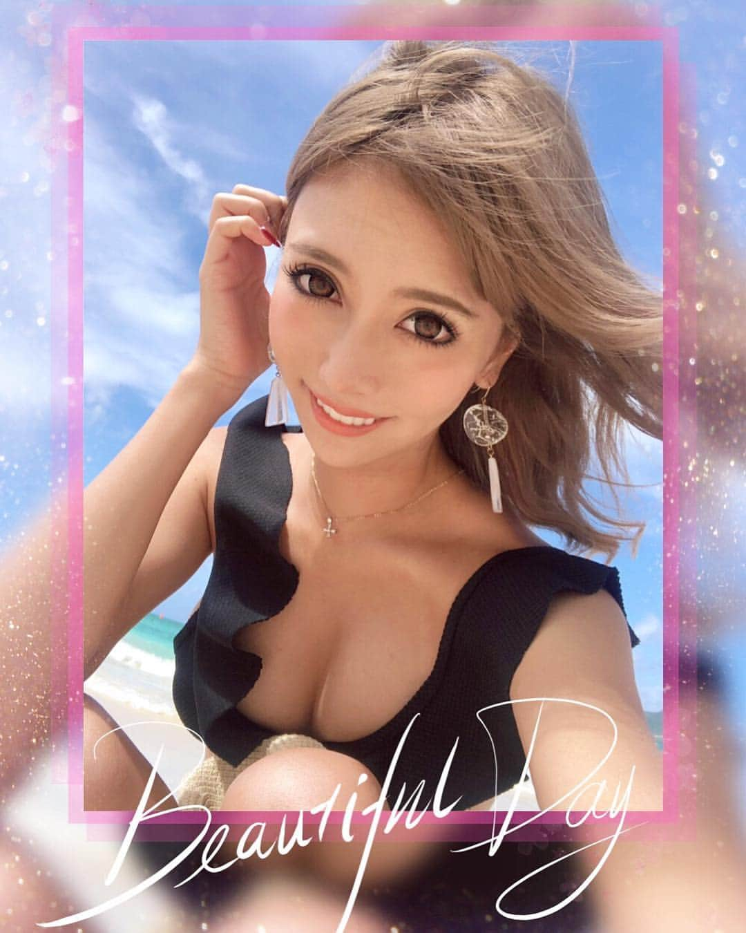 吉川ちえさんのインスタグラム写真 - (吉川ちえInstagram)「こんにちわ🤩💖💖 . 今年は海に行く事がめちゃくちゃ多い😆❤️ 顔の紫外線対策🌞してるけどやっぱり多少は焼けちゃった((((;´･ω･`))) .  シミ💔が目立つようになってきて、 ファンデで隠れないからついにこの前 @emiri_aizawa ちゃんのクリニック🏥の . @venus_beauty_clinic に行って シミ取りコース受けてきたよ🤩‼️ 《白肌美肌コース》ってやつね🌈 全部で6回のコースなんだ👍 . 一回目はM22って言うレーザーで シミを取っていきました💖💖 シミ取りって痛いイメージあったけど全く痛くなかった👏🏻✨ . レーザーあてたあとは一時的にシミが濃ゆくなったけど数日たってかさぶたになってポロッとシミ取れてびっくりした😭❤️❤️ . レーザーあてた後はイオン導入して 肌に栄養をあたえました(°▽°)‼️ . 6回コースのまだ一回目なのに、 シミ取れてびっくりしたんだけど😫💕 また明日は二回目受けてきます👍 効果が凄かったのでまたレポしていきたいと思います(//∇//)❤️❤️ . #venusbeautyclini #シミ取り #アンチエイジング #M22 #美肌 #美白」9月26日 12時19分 - yoshikawachie_16