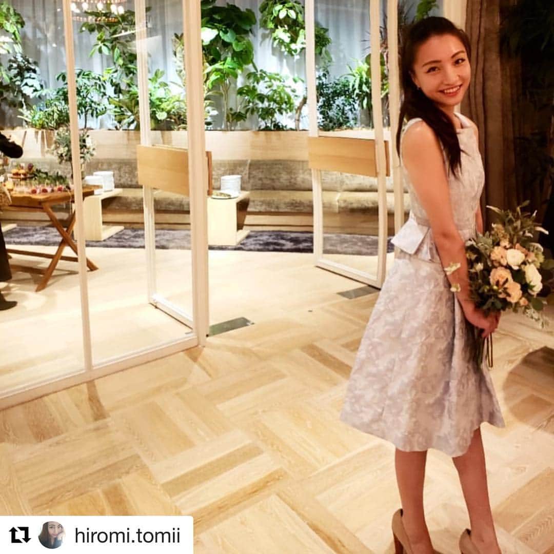 FAJOTIのインスタグラム：「@hiromi.tomii 様 素敵にご着用頂きありがとうございます😊  #Repost @hiromi.tomii with @get_repost ・・・ Today's me . . .今日の様子はまたup するね😃 . . #With のパーティーでした＼(^-^)／ . .  FAJOTIのドレスで参加❤️ @fajoti . . フロントフリルジャカードワンピース(ライトグレー) だよ☺️ https://www.magaseek.com/product/detail/id_500764594-mc_019 . . うしろのガラスの壁がスケルトン過ぎて全力でぶつかってめっちゃ笑われてめっちゃ心配されるというハプニング。 . . 痛いより先におもろいが来てしまって我ながら恥ずかしいかくしの爆笑。 . . .  #fajoti#ファジョティ#エスクリ#ワンピース#ワンピ#outfit#ootd#fashion#コーデ#きょコ  #fashion #fashiongram #style #currentlywearing #lookbook #wiwt #whatiwore #whatiworetoday #ootdshare #outfit #clothes #wiw #mylook  #instastyle#party#with#スターメンバー #ラグナヴェールアトリエ#lagunaveilatelier#エスクリ」