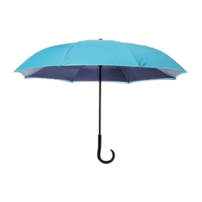 カインズさんのインスタグラム写真 - (カインズInstagram)「従来の傘と違い、“逆さ”に開く新しいタイプの傘『逆さ傘』。 . 「車を乗り降りするときに、傘を開閉しにくい。」 「傘についた雨水で手や服が濡れてしまう。」 「自立しないので、手が離せない。」 そんな悩みを一気に解決した傘が『逆さ傘』です。 . 逆さに開くから、車の乗降など狭い場所でも傘の開閉が楽々。傘を畳んだ時に濡れていない面が外側にくるので、巻く時、持ち運ぶ時にも手や衣服が濡れず、車内や満員電車でも周りが濡れてしまう心配がありません。 また、支えや傘立てがなくても自立するので、ちょっと手を使いたいときに場所を選ばず自由に置く事ができます。 新しいスタイルの『逆さ傘』で、快適な雨の日を過ごしてみませんか。 . 逆さ傘 60cm ブラック/ブラック 商品コード　4549509293569 価格 1,480円(税込) . 逆さ傘 60cm ブラック/グレー 商品コード　4549509293576 価格 1,480円(税込) . 逆さ傘 60cm ブルー/ネイビー 商品コード　4549509293583 価格 1,480円(税込) . 詳しくはこちら http://www.cainz.com/shop/g/g4549509293569/ . #逆さ傘 #雨の日 #車 #濡れない #自立 #upsidedownumbrella #rainyday #car #notwet #standon #cainz #CAINZHOME #カインズ #カインズホーム #くらしにららら」9月26日 15時10分 - cainz_official