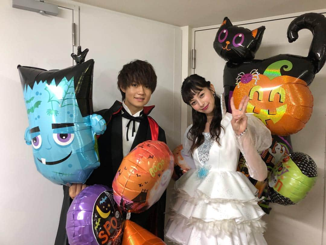 佐野勇斗さんのインスタグラム写真 - (佐野勇斗Instagram)「3D彼女ハロウィンイベント終了しましたぁー！！🎃 3D彼女としては、最後のイベントでした！  キャスト、スタッフの皆さん、宣伝チームの皆さんと大切に、愛を込めて作り上げたこの作品。  この作品に出会えて、携わらせていただいて 本当に本当に、幸せでした。  まだまだ、映画は上映されます！  皆さんぜひ、3D彼女をよろしくお願いします！  3D彼女が、少しでも多くの方に愛されますように。  筒井光  佐野勇斗  #3D彼女 #中条あやみ #佐野勇斗 #ポーちゃん #スノーホワイトえぞみち #似合いすぎだろ！！ #😱😱 #MILK」9月26日 20時28分 - sanohayato_milk