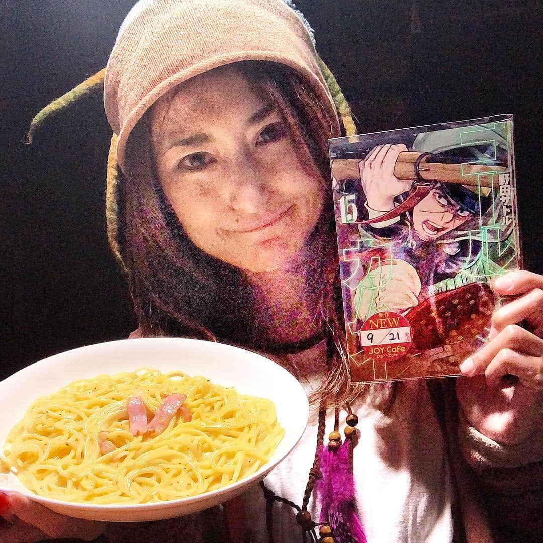 アンジェラ佐藤さんのインスタグラム写真 - (アンジェラ佐藤Instagram)「【大食い女王最後の小ネタ】  ①「なまらヒンナ〜」と叫んだ決勝戦 ②プロフィール撮影時にこっそり映ってたデビル三上  お気づきの方はいるだろうか？(。-∀-)ﾆﾔﾘ  #アンジェラ佐藤 #ゴールデンカムイ #デビル三上 #ジョイカフェ #100円ランチ のパスタ #ソフトクリーム食べ放題 #金カムの最新刊やっと読めた」9月26日 23時15分 - angela_satou