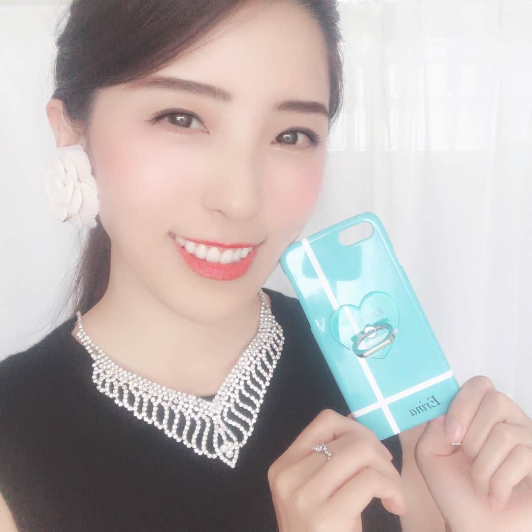 松井絵里奈さんのインスタグラム写真 - (松井絵里奈Instagram)「💖🦋 大好きなピンクの次は… 大好きなティファニーブルー♡ 気分に合わせてスマホケースも 変えたいから✨ 名前も入れてもらって、 初のスマホリング〜♪ 携帯が立てかけられたりして めっちゃ使いやすい🤩🙌🏻 ・ はぁ…可愛い。。 @roseaura131  #好きな色#ティファニーブルー#スマホケース#好きなものに囲まれた暮らし #松井絵里奈」9月27日 13時23分 - erina74xx