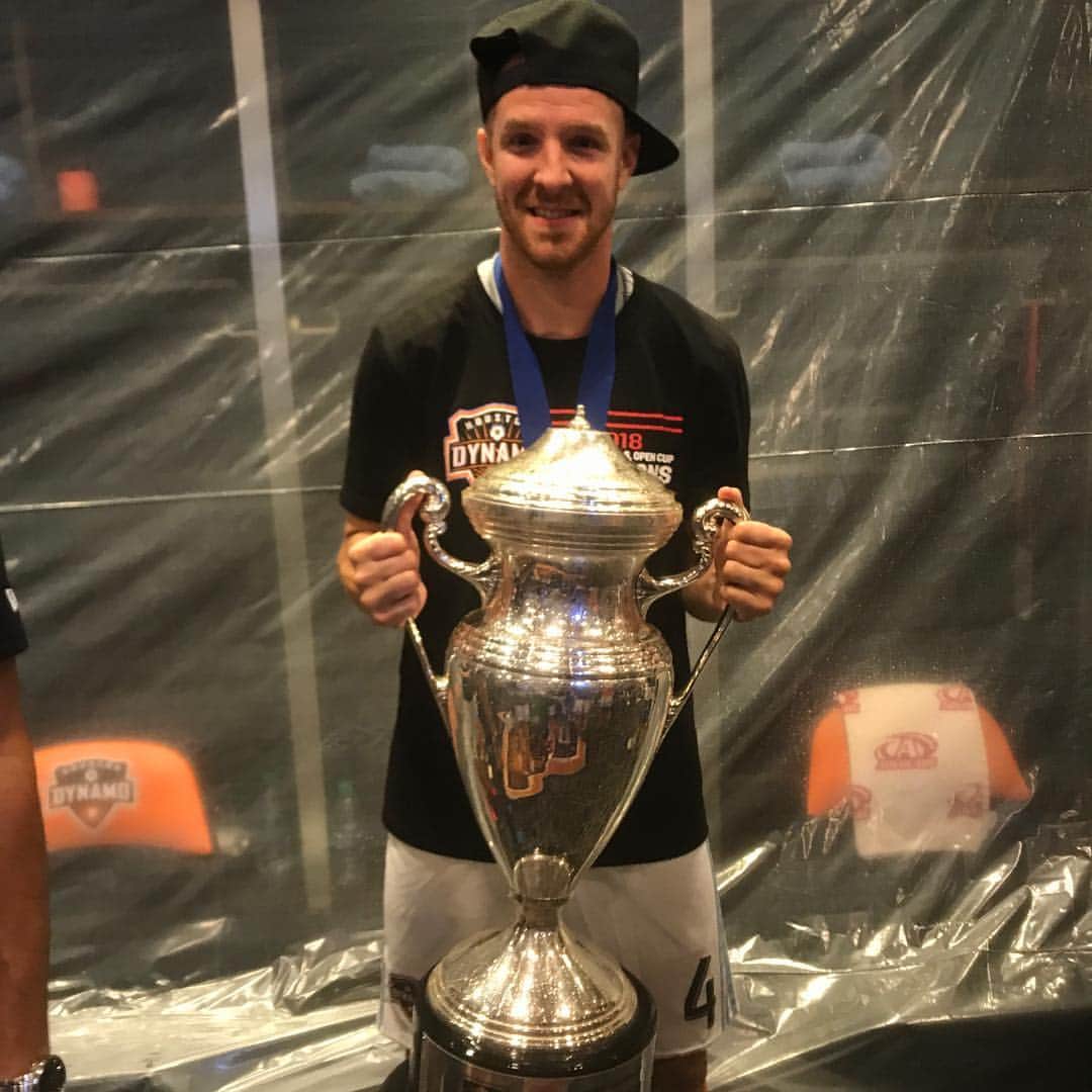 フィリップ・センデロスのインスタグラム：「@opencup Champion 2018 @houstondynamo 🏆🍊」