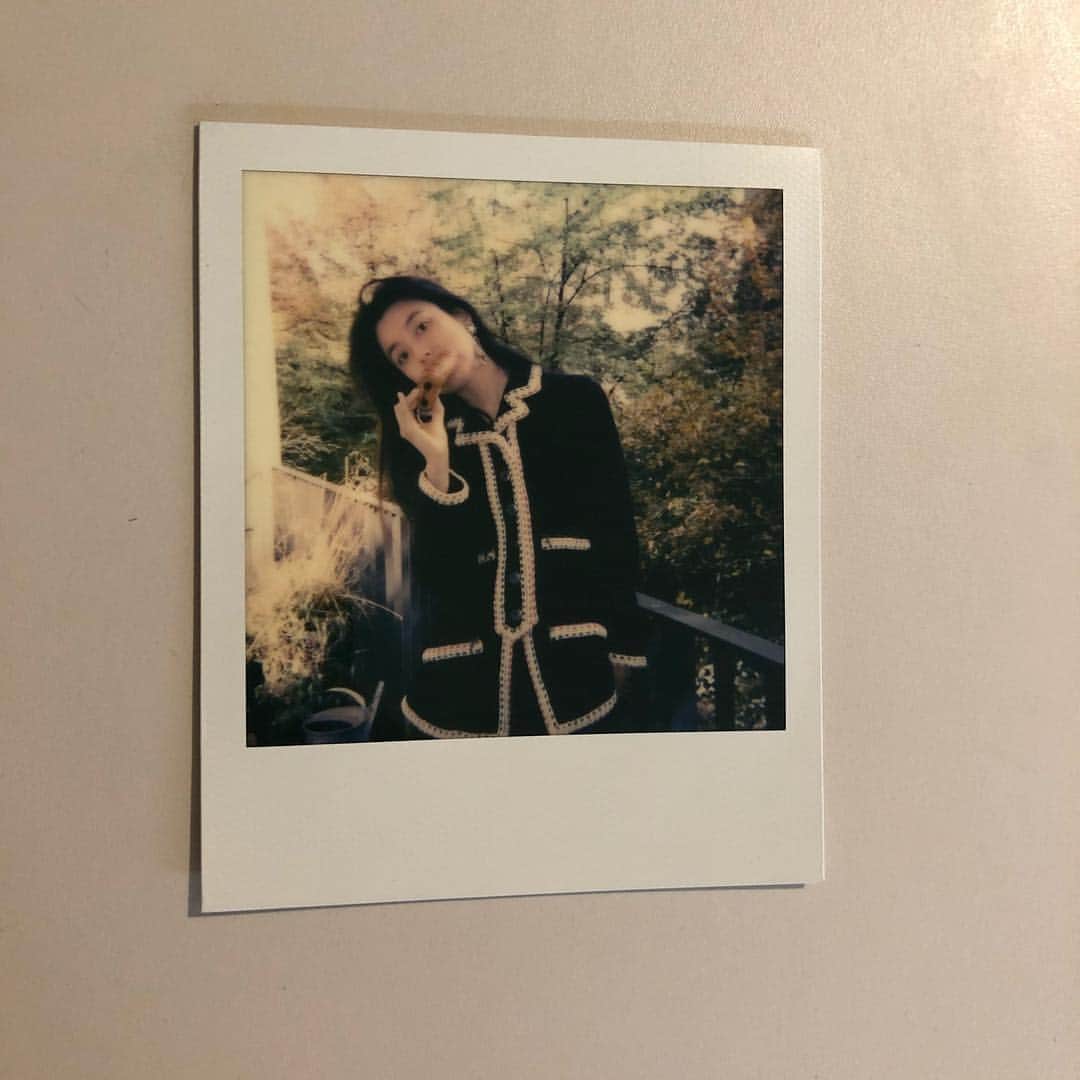 ハン・ヒョジュさんのインスタグラム写真 - (ハン・ヒョジュInstagram)「#polaroid #chanel #2018」9月27日 5時50分 - hanhyojoo222