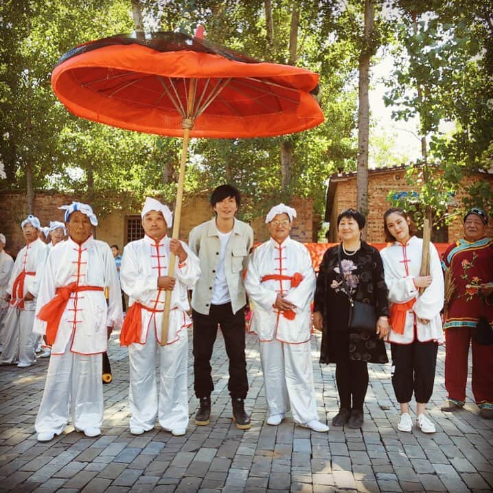 田辺誠一のインスタグラム：「山東省@村祭りをしていた方々と」