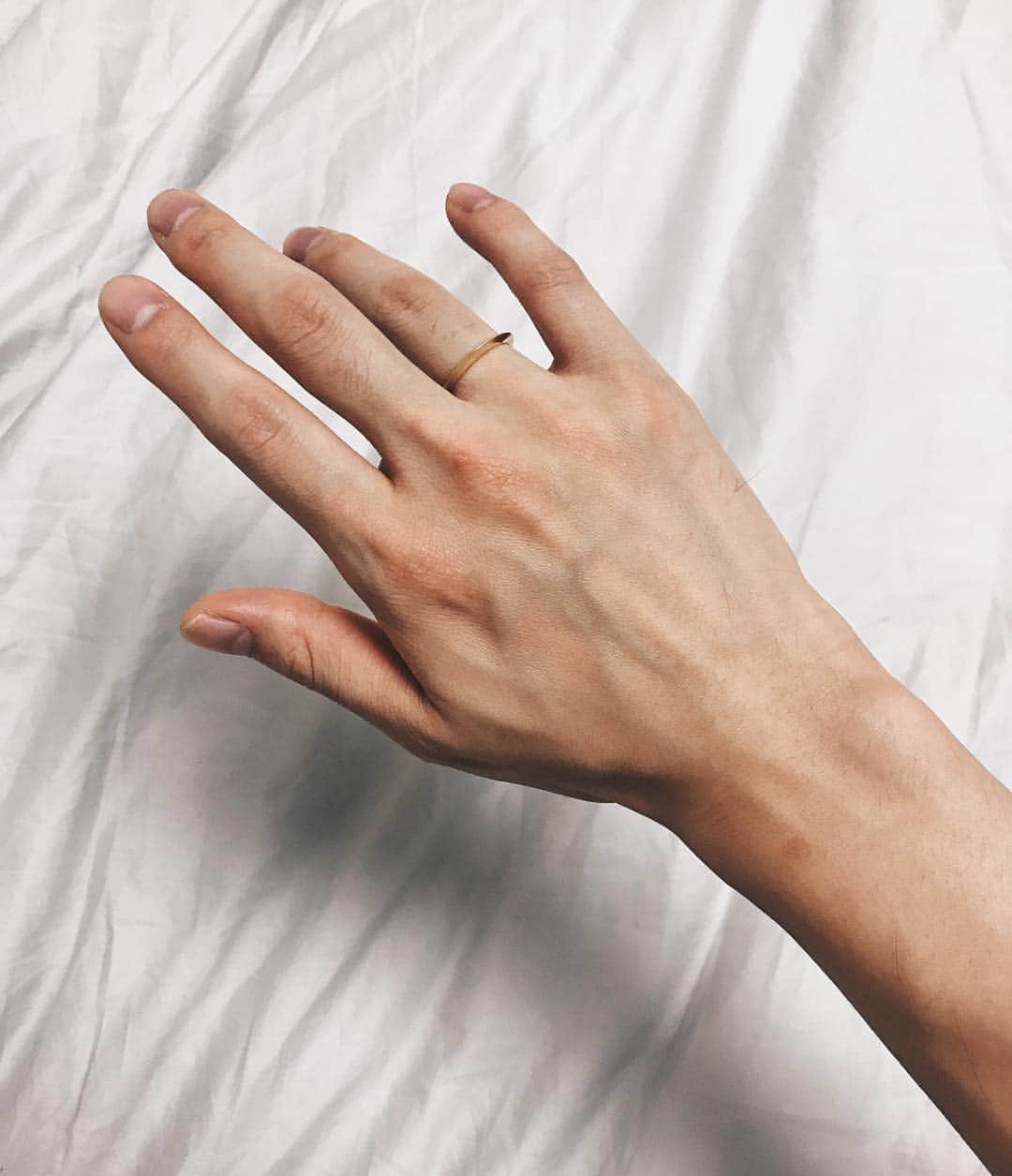 向井太一さんのインスタグラム写真 - (向井太一Instagram)「みんな『リセット』聴いてくれたかな？ ジャケの指輪結構問い合わせあったんだけど、前に乗っけた @moi_toi のリングです。 この形気に入りすぎてオーダー３つめ！  #moitoi」9月27日 16時48分 - iamtailjp