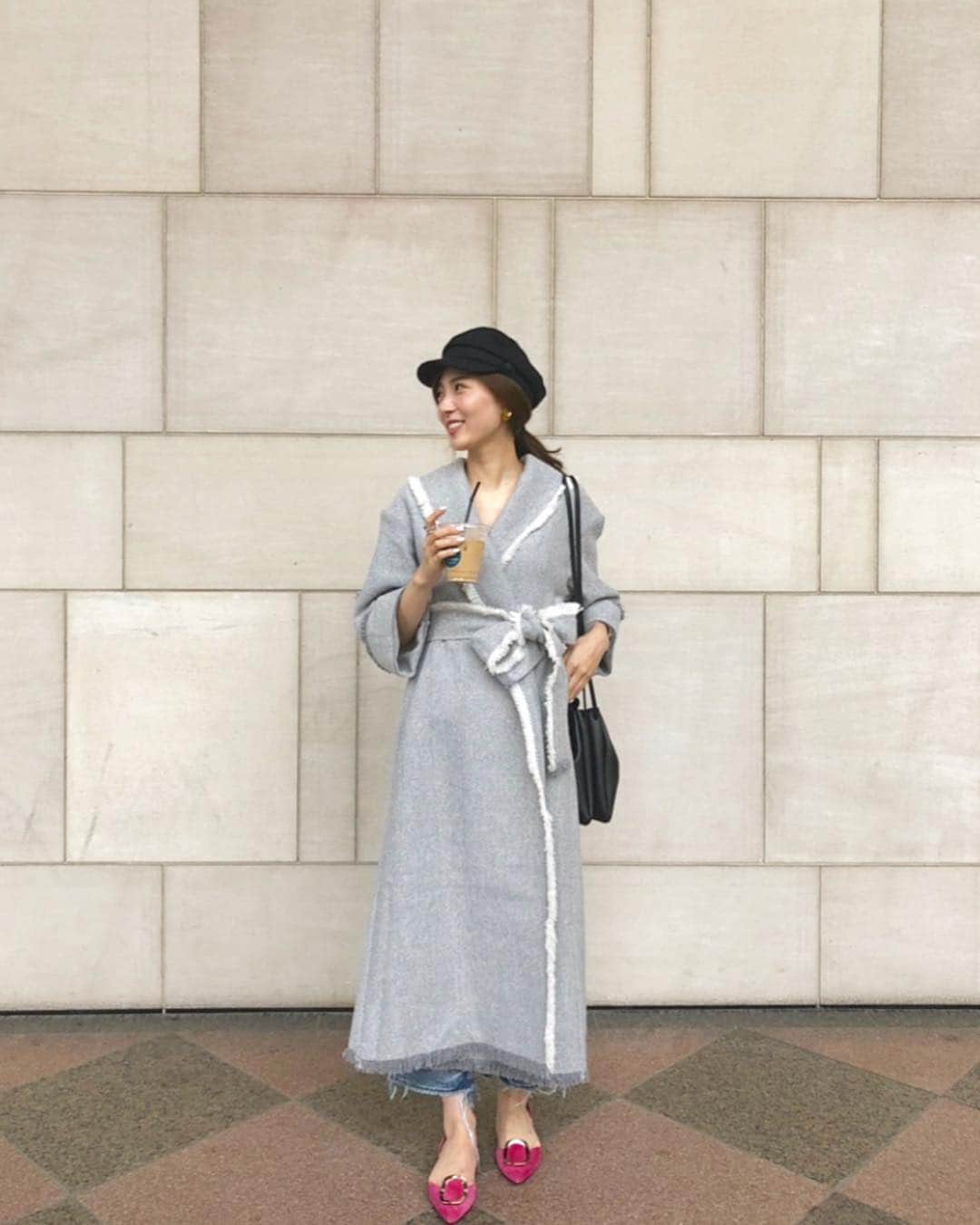 湯浅喬子のインスタグラム：「coordinate🕊❤️ . @etretokyo の ガウンコートを新調🧥くずして着るの可愛い♡ . LUCUA 5FにGRAND OPEN💐 してたので、駆けつけてgetしました♡ . #etretokyo #mydaysmyetre #coordinate #タグ付け🏷してます」