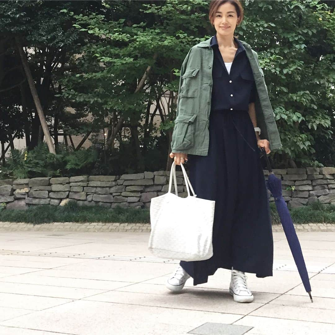 武藤京子さんのインスタグラム写真 - (武藤京子Instagram)「* 昨日の服 * 寒くなったら着ようと 思っていたジャケット、 家出た瞬間 着る😅 * khaki×navy×white * #ootd  #ミリタリージャケット #rothco #ロスコ  #ワンピース #haunt #ハウント代官山  #バッグ #goyard #ゴヤール  #靴 #converse #コンバース * #さっき親知らず抜きました  #最後の1本  #麻酔が切れてきて痛い  #ブログ更新しました  #プロフィールにブログのリンク貼ってます」9月27日 21時09分 - kyokomuto0628