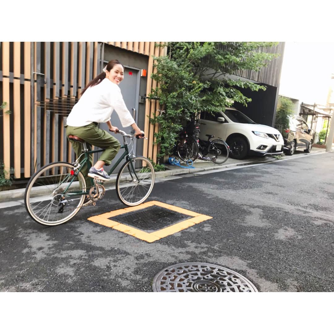 奈良岡にこさんのインスタグラム写真 - (奈良岡にこInstagram)「念願の #トーキョーバイク ですぞ。チャリンコ大好きなんです🚴‍♂️ 最近雨が多いからちょっと晴れたと思ったらすぐどっか出掛けたくなるねえ〜 遠出したいな🚵‍♀️」9月27日 21時41分 - miso_nico