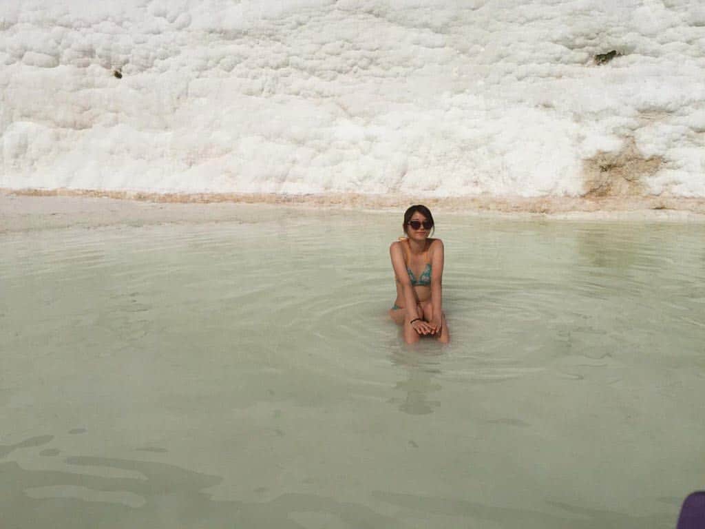 高山沙織さんのインスタグラム写真 高山沙織instagram 今年水着着てないやんということで 古い写真 トルコの世界遺産パムッカレにて バックパッカーに憧れてる時期があって 一人で海外行ったりもしてたなぁと昔話 9月27日 21時52分 Saotvos