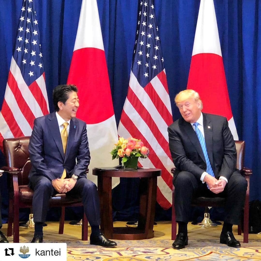 安倍晋三さんのインスタグラム写真 - (安倍晋三Instagram)「#Repost @kantei with @get_repost ・・・ #安倍総理 からの#メッセージ 🛩 今から#ニューヨーク を発って帰国します。滞在中、#国連総会 、#日米首脳会談 など、非常に充実した訪問となりました。 . #🇯🇵 #🇺🇸 #UNGA #unitednations #illbeback 🗽 #flight #NY #NEW YORK #USA 👍 @shinzoabe @realdonaldtrump @unitednations」9月27日 22時02分 - shinzoabe