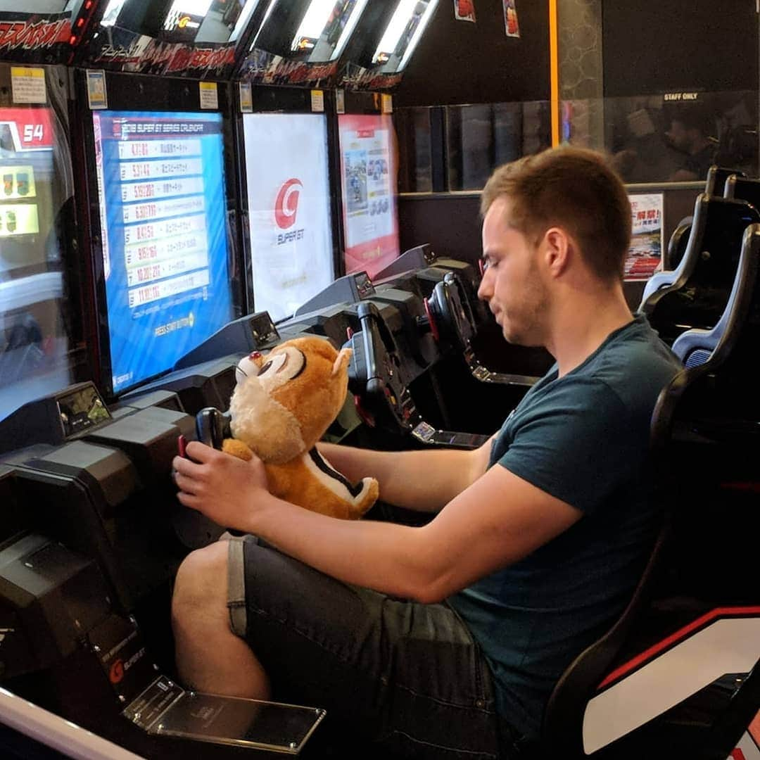 バスさんのインスタグラム写真 - (バスInstagram)「Me and @wickio chilling/gaming in the Round1 after 🎳 with @chiakiinengland and her cute chipmunk teddy 🐻 😂  In other news YouTube channel is up, content to follow soon 🤙🏻 🙈 https://www.youtube.com/channel/UCfkqnPvlqYqyHtdywwhhuMg  #Gaming #Round1 #Ikebukuro #Tokyo #Japan #Chipmunk #Travelling #TwoGaijin #OMGAreWeReallyYouTubers 🙈😂」9月28日 8時02分 - basheemskerk_89