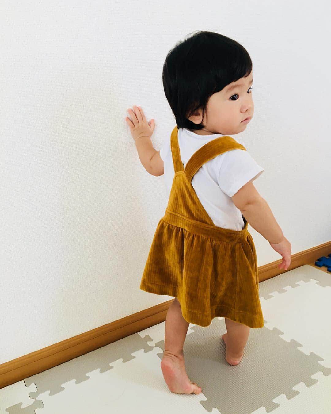 宮坂桃子のインスタグラム：「朝からポージングの練習🧚🏻‍♀️ 今日も平和」