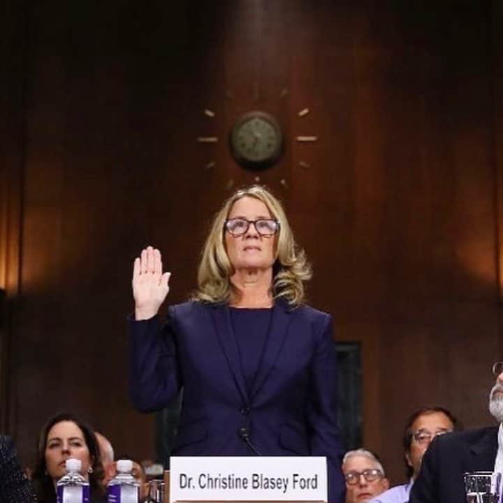 エミリー・ブラウニングのインスタグラム：「I believe you #christineblaseyford #believesurvivors」
