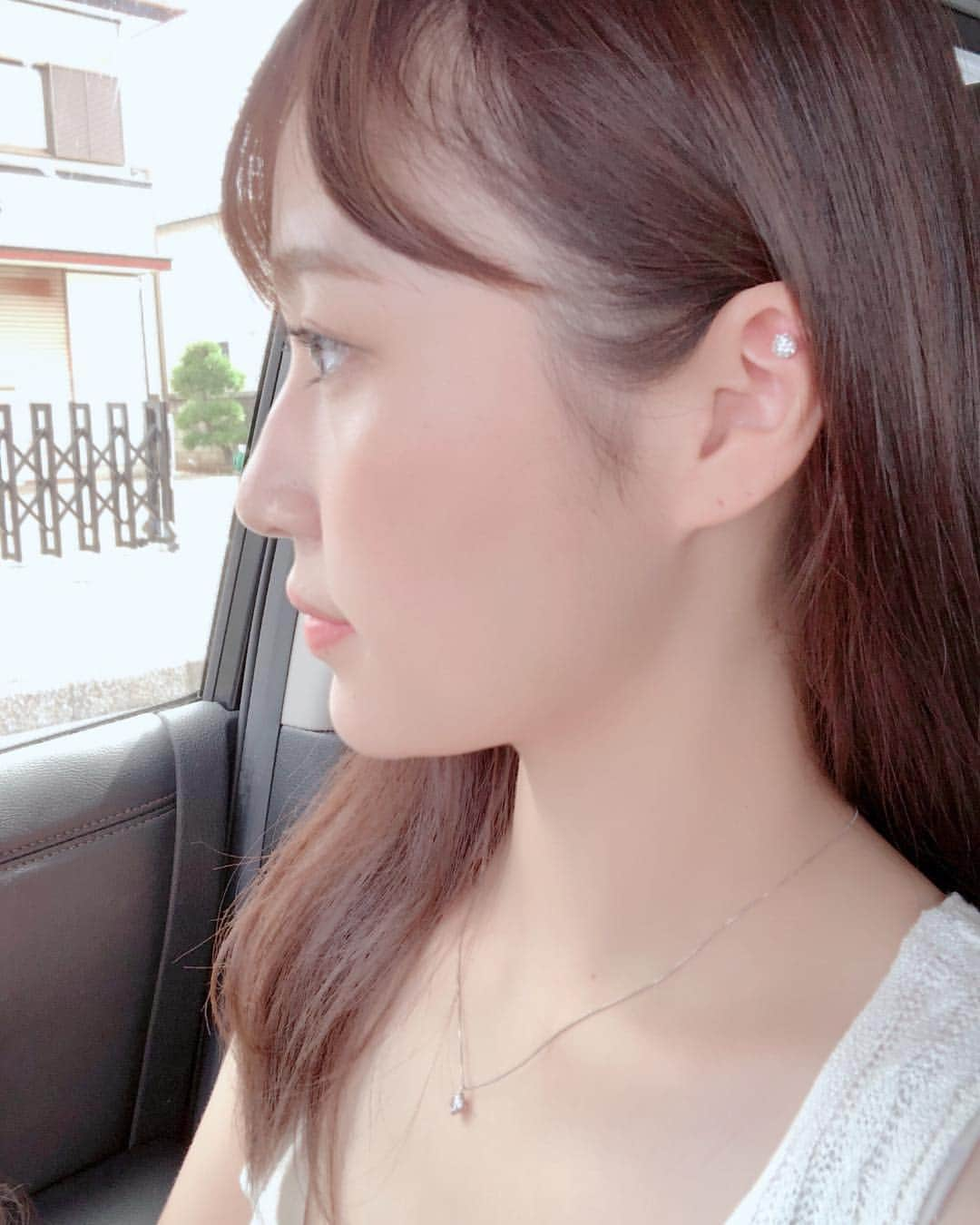 小森美果さんのインスタグラム写真 - (小森美果Instagram)「昨日は東京美容外科世田谷院の村田先生(@tcb_murata)(@tcbsetagaya)で  TCB式小顔美肌再生と小顔ボトックスと  BNLS脂肪溶解注射の治療をしていただいてから 2週間が経ち1回目の診察に行ってきました⭐️ 顔も全く痛くないし、  引きつる感じも全くなくて順調です❤️ それに肌が綺麗になった✨  凄いシュッとしたよ❤︎ #東京中央美容外科世田谷院#東京中央美容外科#tcb式小顔美肌再生#小顔ボトックス#BNLS脂肪溶解注射#美容外科#世田谷#池尻大橋#東京#田園都市線#美容#アンチエイジング#小顔#リフトアップ#ミスワールド#ミスワールドジャパン2018#missworldjapan#PR」9月28日 9時40分 - mika.165