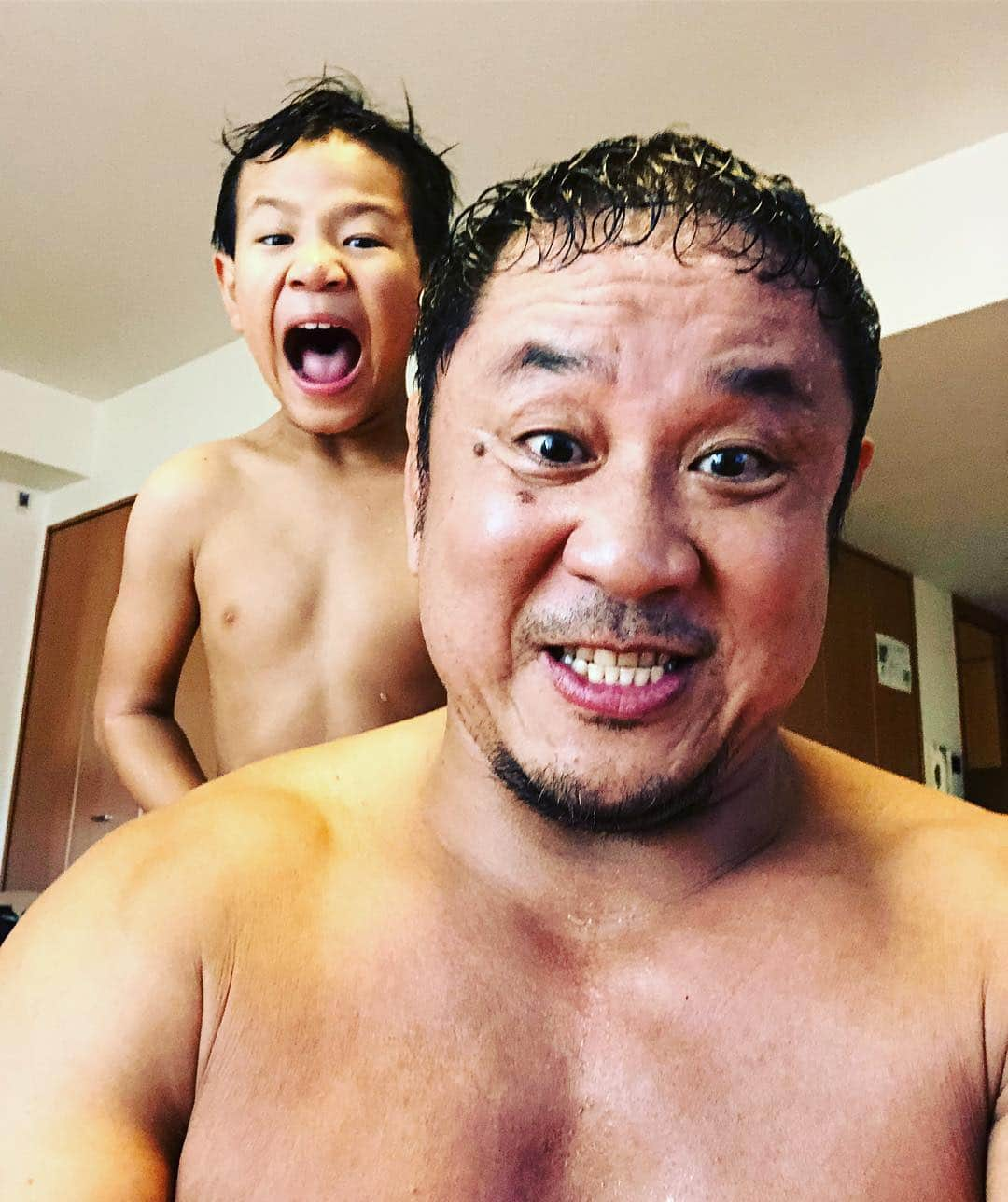 永田裕志さんのインスタグラム写真 - (永田裕志Instagram)「おはようございますゼァ。今朝は久しぶりに息子と朝練習しました。天気が良かったので快適なトレーニングが出来ました。このまま良い天気が続いて欲しいですね。今日も頑張りますゼァ。」9月28日 7時43分 - yuji_nagata