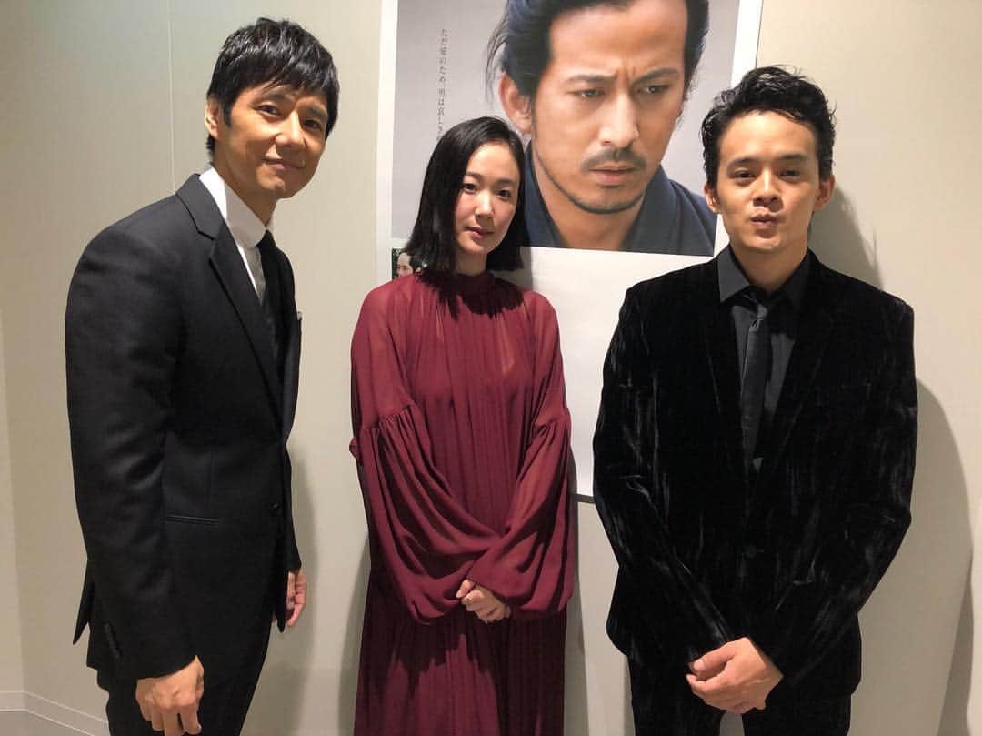 木村大作のインスタグラム：「岡田准一さん、 西島秀俊さん、 黒木華さん、 池松壮亮さん、 そして木村組キャスト・スタッフ一同、 ありがとう。 木村大作  #散り椿」