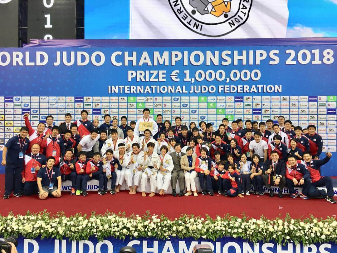 阿部一二三のインスタグラム：「2018世界選手権が終わりました！ チームJAPANのみなさんお疲れ様でした！ 沢山の応援ありがとうございました！ これからも頑張っていきます👍 #柔道 #JUDO #日本 #teamjapan  #世界選手権 #judoworlds2018 #roadtotokyo2020」