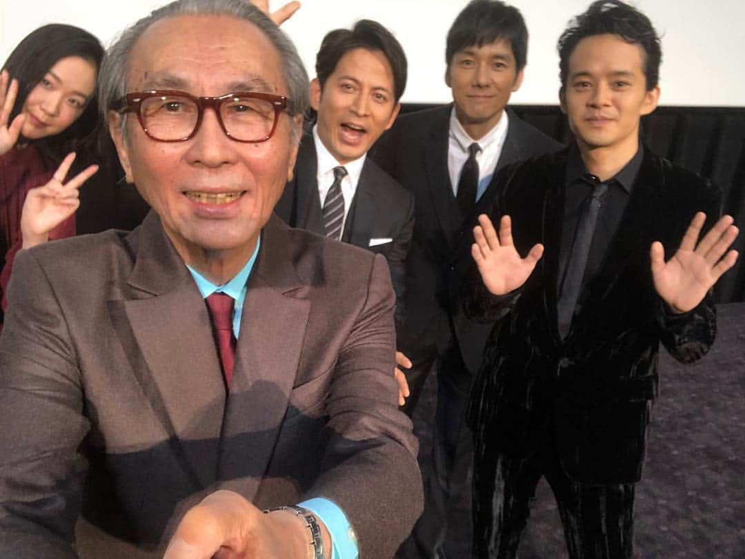 木村大作のインスタグラム：「祝初日 舞台挨拶では 泣いてばかりで申し訳ない。 是非、劇場で観てください。  #散り椿 #初日 #岡田准一 #西島秀俊 #黒木華 #池松壮亮」