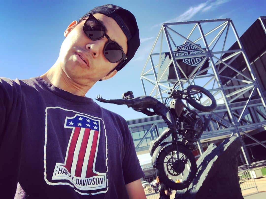 綾部祐二さんのインスタグラム写真 - (綾部祐二Instagram)「At the Harley Davidson museum in Milwaukee, Wisconsin.  @harleydavidson @hdmuseum @harleydavidsonjapan #harleydavidson」9月28日 13時37分 - yujiayabe